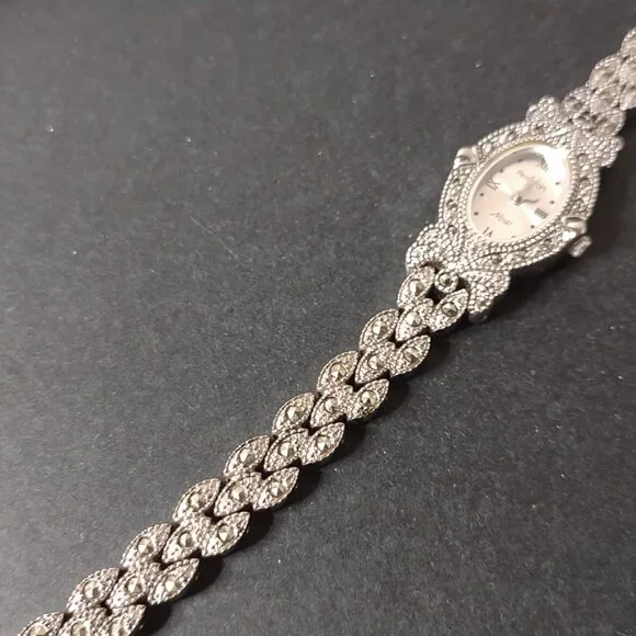 Very Pretty Armitron Now Watch - Picture 4 of 15